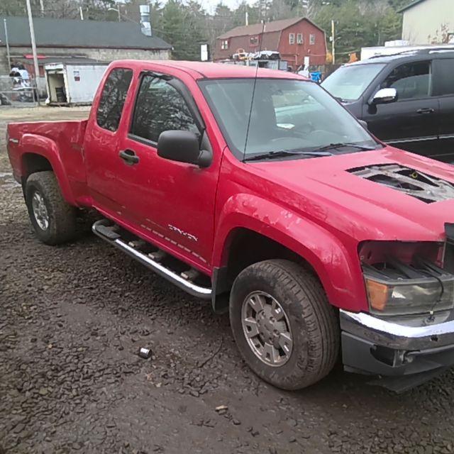2004 GMC Canyon RED Photo 2