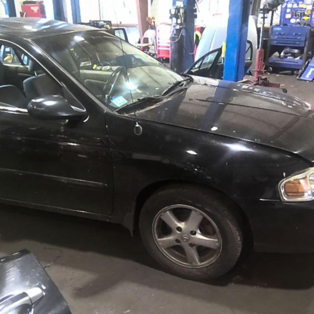 2004 Nissan Sentra BLACK Photo 3