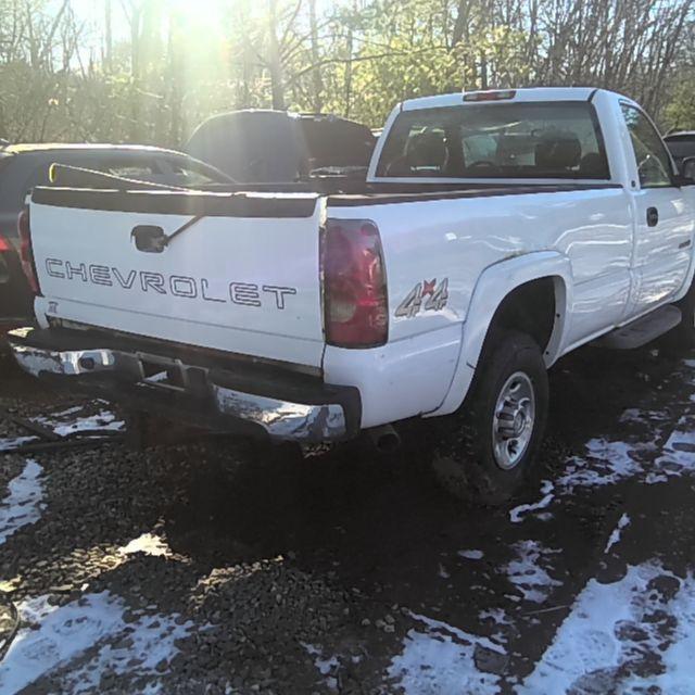 2005 Chevrolet Silverado 2500 WHITE Photo 3