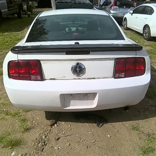 2007 Ford Mustang WHITE Photo 13