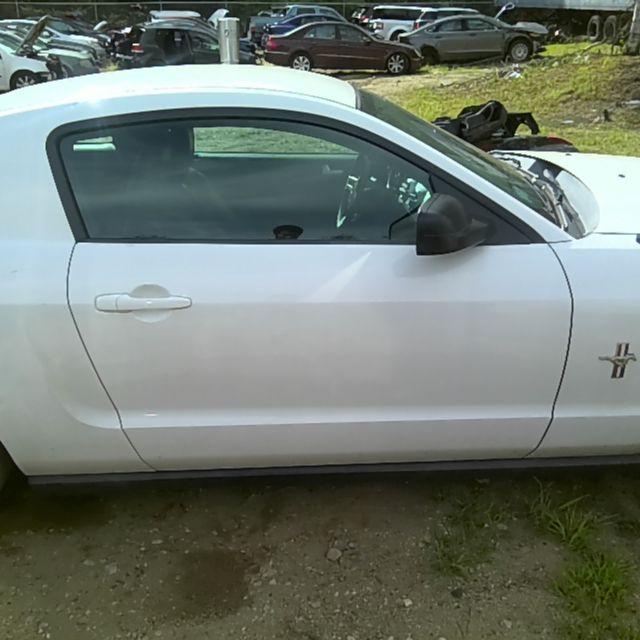2007 Ford Mustang WHITE Photo 3