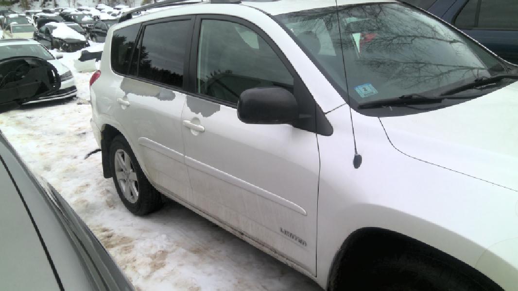 2008 Toyota RAV4 White Photo 9