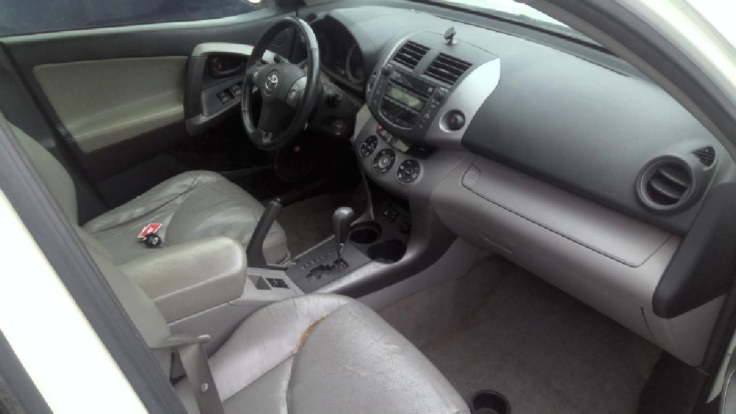 2008 Toyota RAV4 White Photo 10
