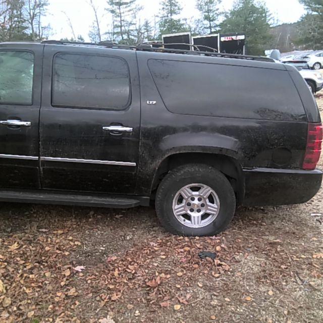 2009 Chevrolet Suburban 1500 BLACK Photo 11
