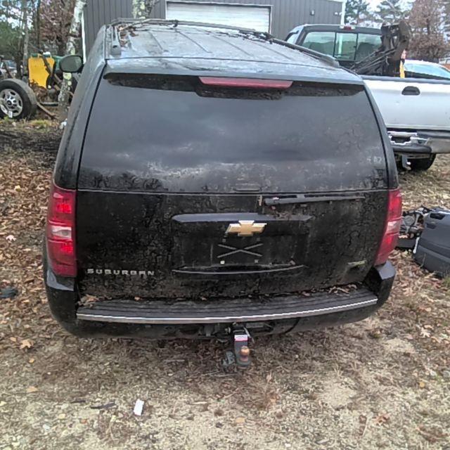 2009 Chevrolet Suburban 1500 BLACK Photo 13