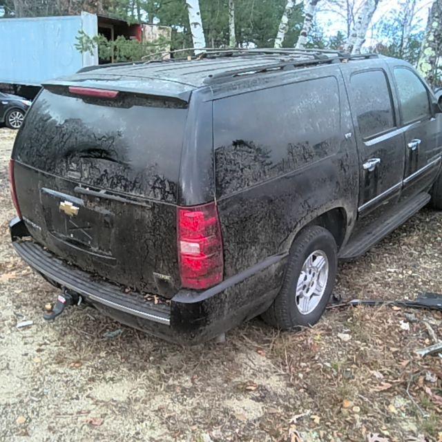 2009 Chevrolet Suburban 1500 BLACK Photo 2