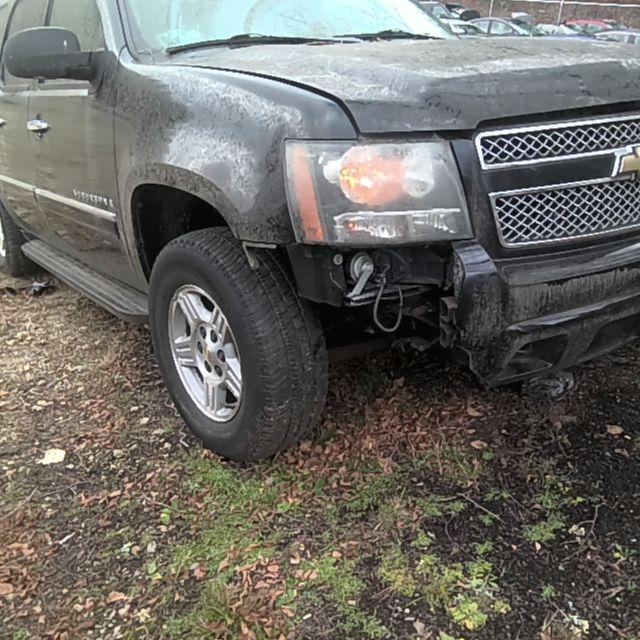 2009 Chevrolet Suburban 1500 BLACK Photo 6