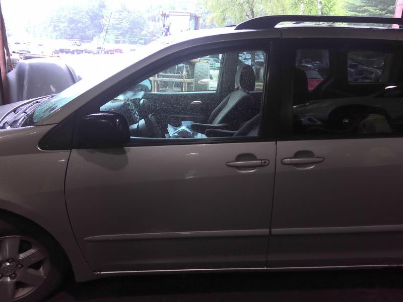2009 Toyota Sienna SILVER Photo 10