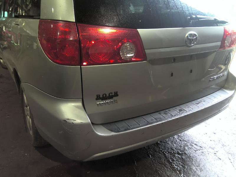 2009 Toyota Sienna SILVER Photo 14