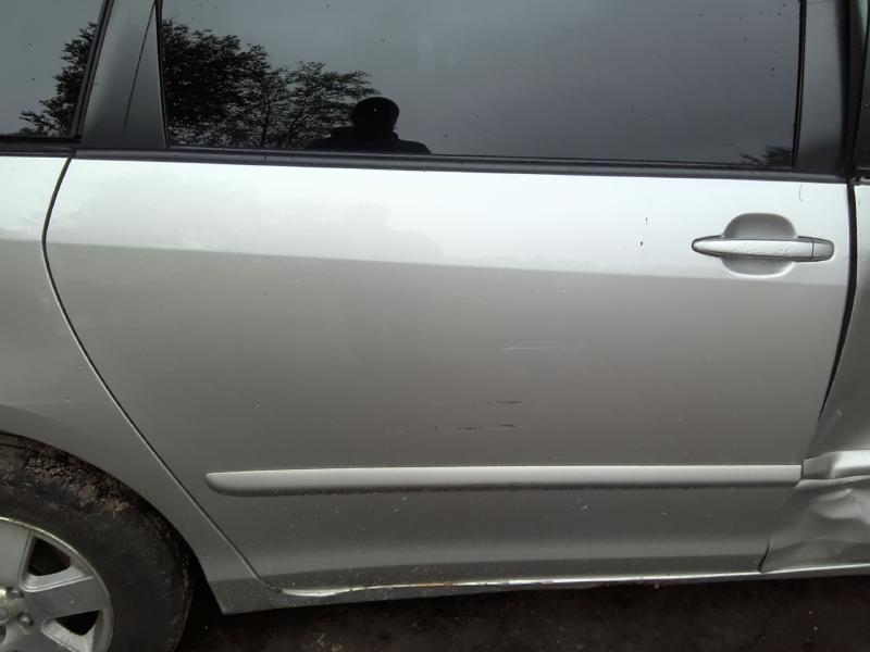 2009 Toyota Sienna SILVER Photo 7