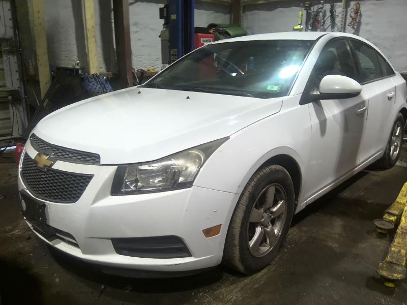 2011 Chevrolet Cruze White Photo 6