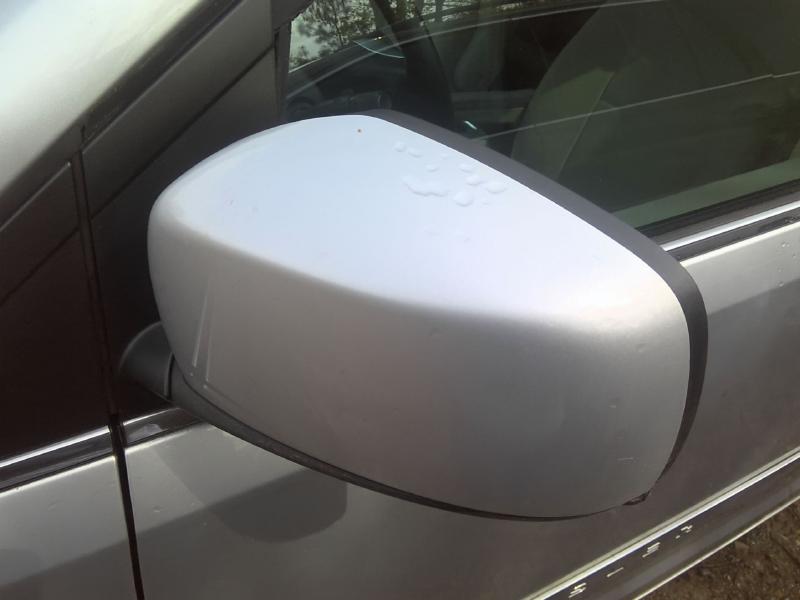 2011 Chrysler Town & Country BRIGHT SILVER METALLIC Photo 8