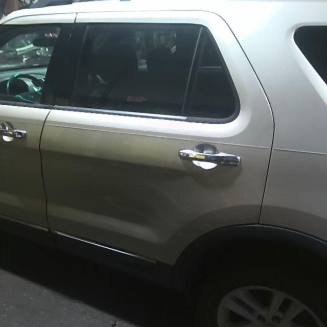 2011 Ford Explorer GOLD Photo 6