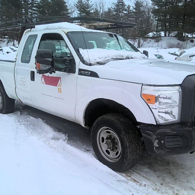 2011 Ford  F-250 Super Duty White Photo 10