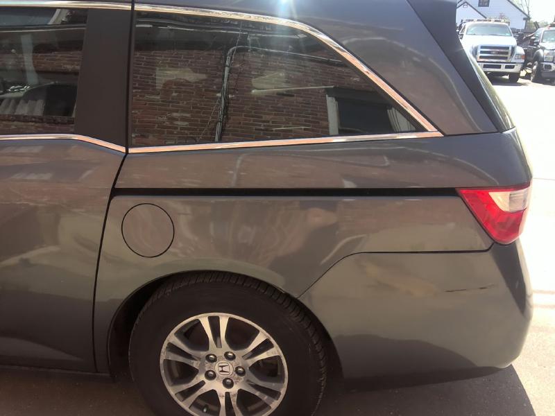 2011 Honda Odyssey MODERN STEEL METALLIC Photo 13