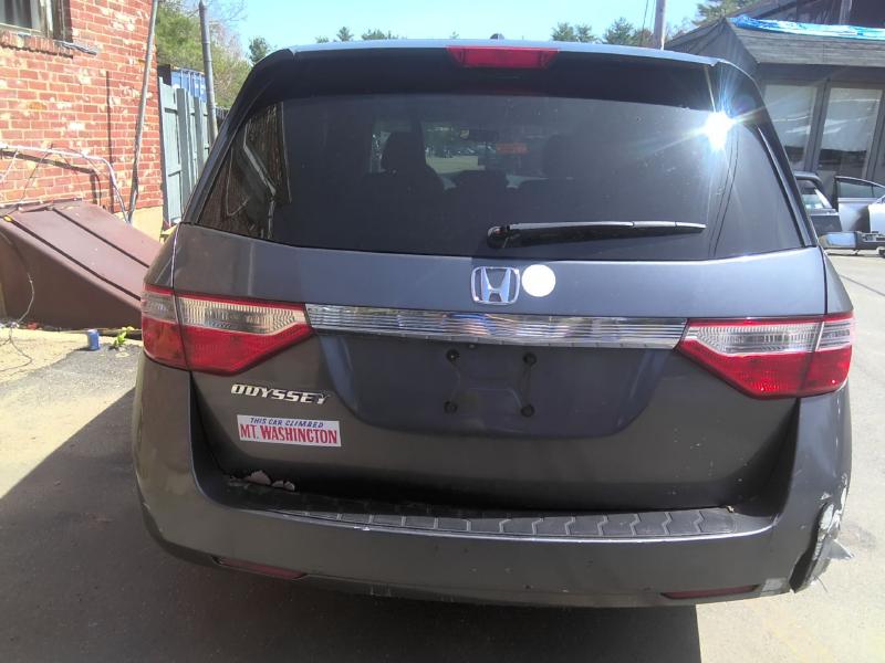 2011 Honda Odyssey MODERN STEEL METALLIC Photo 15