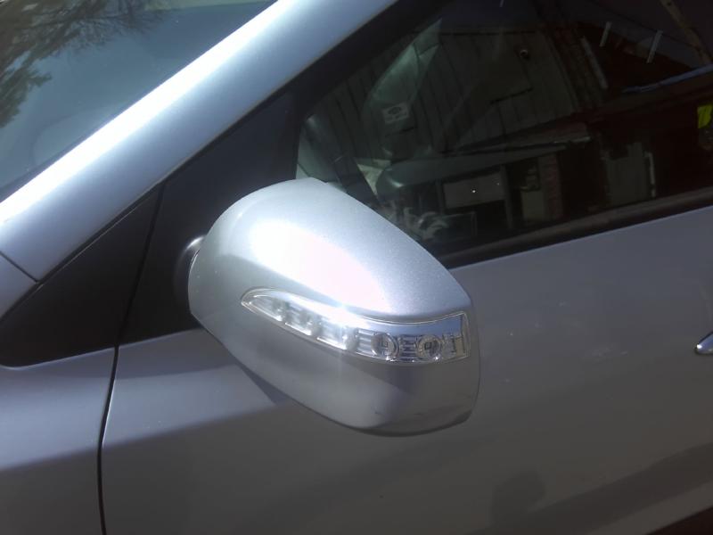 2011 Hyundai Tucson DIAMOND SILVER METALLIC Photo 9