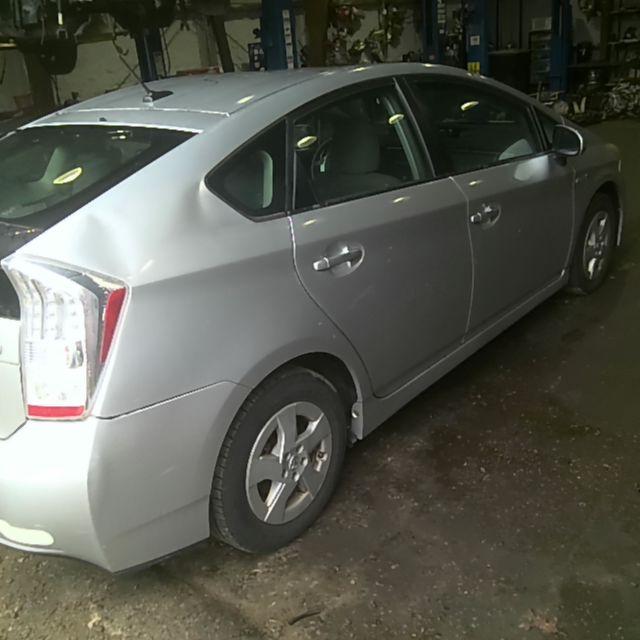 2011 Toyota Prius SILVER Photo 14