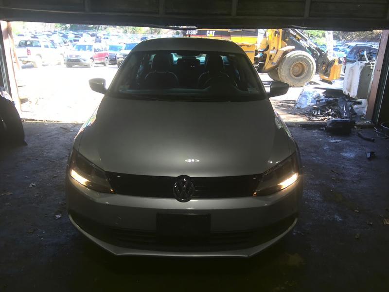 2011 Volkswagen Jetta SILVER Photo 2