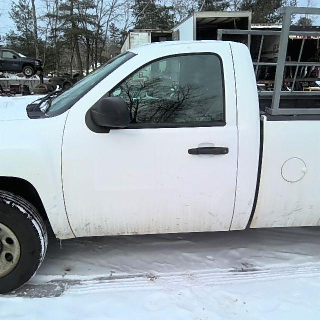 2012 Chevrolet Silverado 1500 White Photo 2