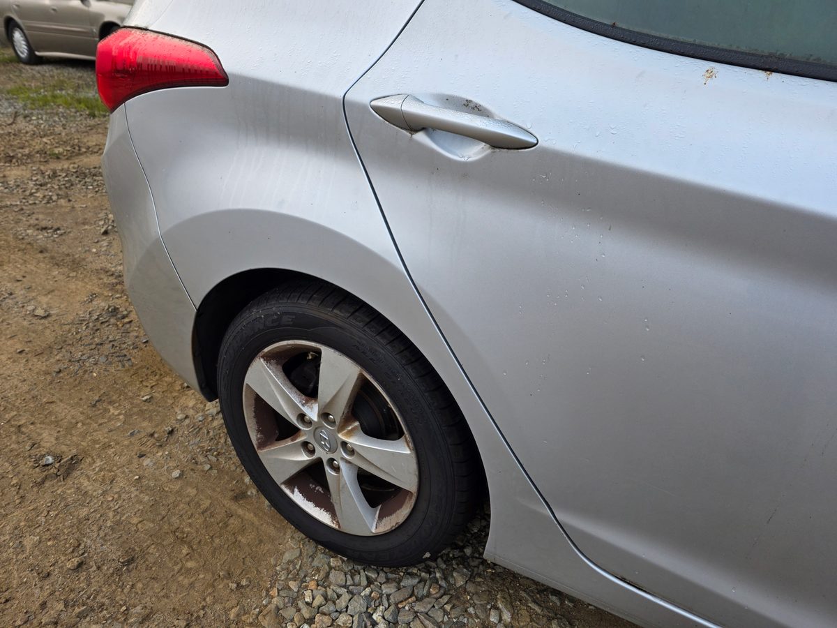 2013 Hyundai Elantra GLS Photo 16