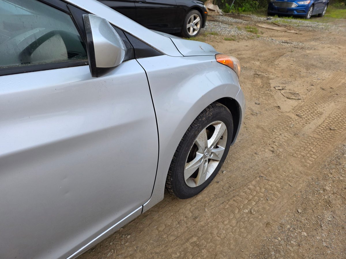 2013 Hyundai Elantra GLS Photo 17