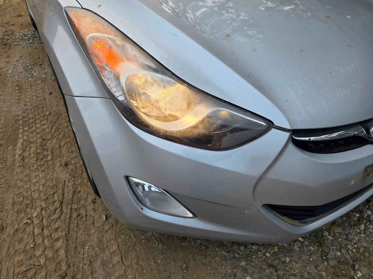 2013 Hyundai Elantra GLS Photo 18