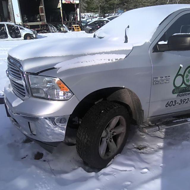 2013 RAM 1500 SILVER Photo 2