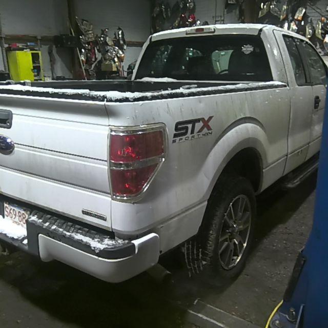 2014 Ford F-150 White Photo 13