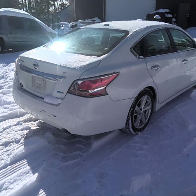 2014 Nissan Altima White Photo 7