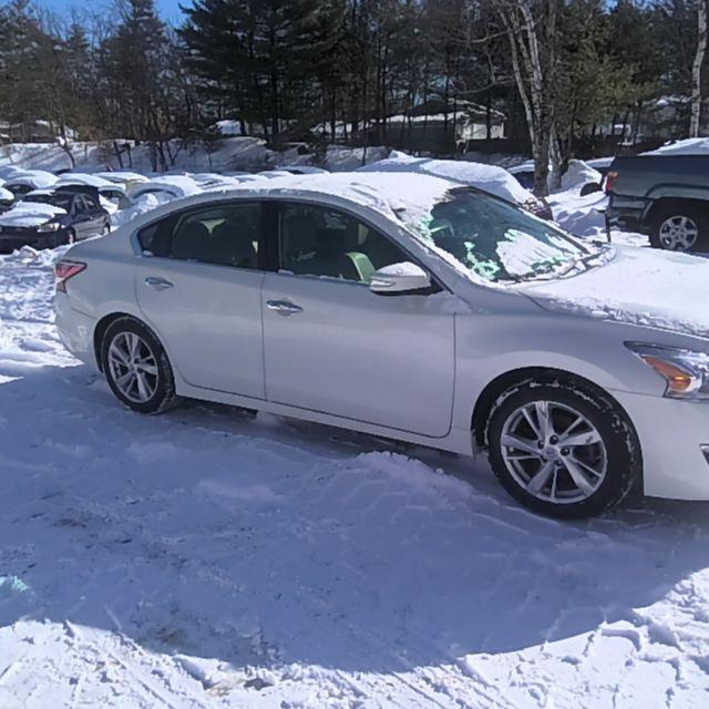 2014 Nissan Altima White Photo 11