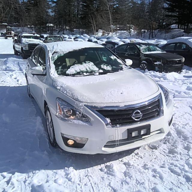 2014 Nissan Altima White Photo 13