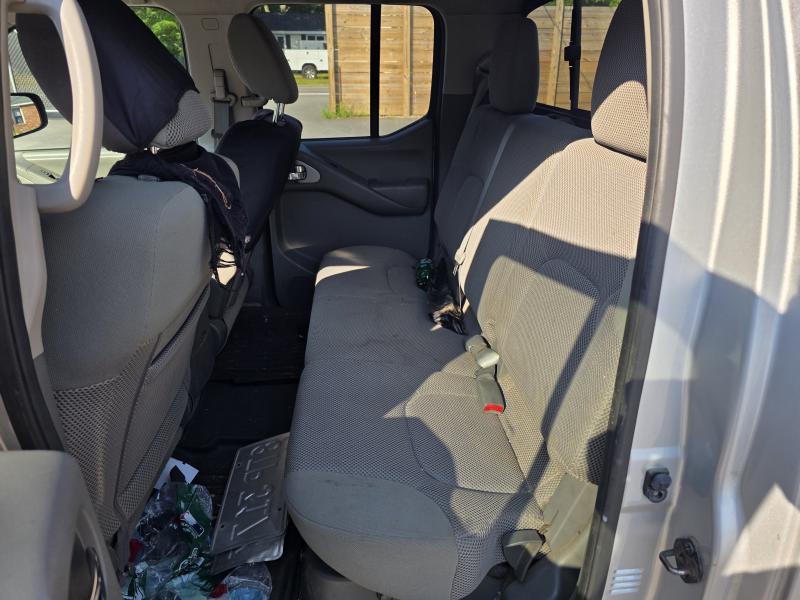 2014 Nissan Frontier SILVER Photo 12