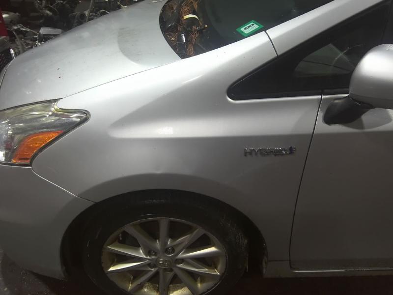 2014 Toyota Prius CLASSIC SILVER METALLIC Photo 8