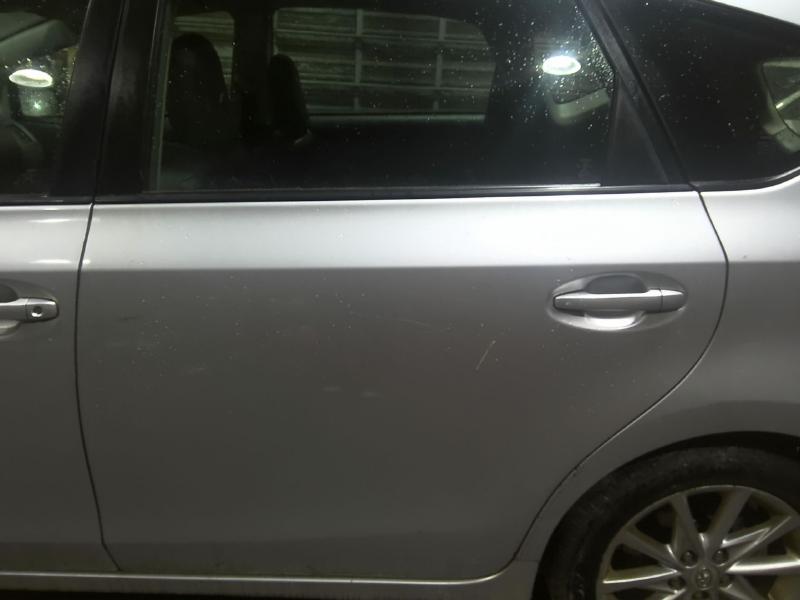 2014 Toyota Prius CLASSIC SILVER METALLIC Photo 12