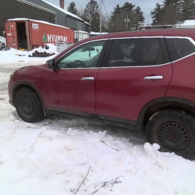 2015 Nissan Rogue Red Photo 4