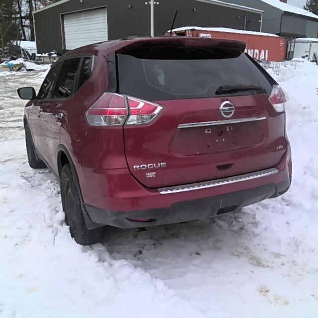 2015 Nissan Rogue Red Photo 6
