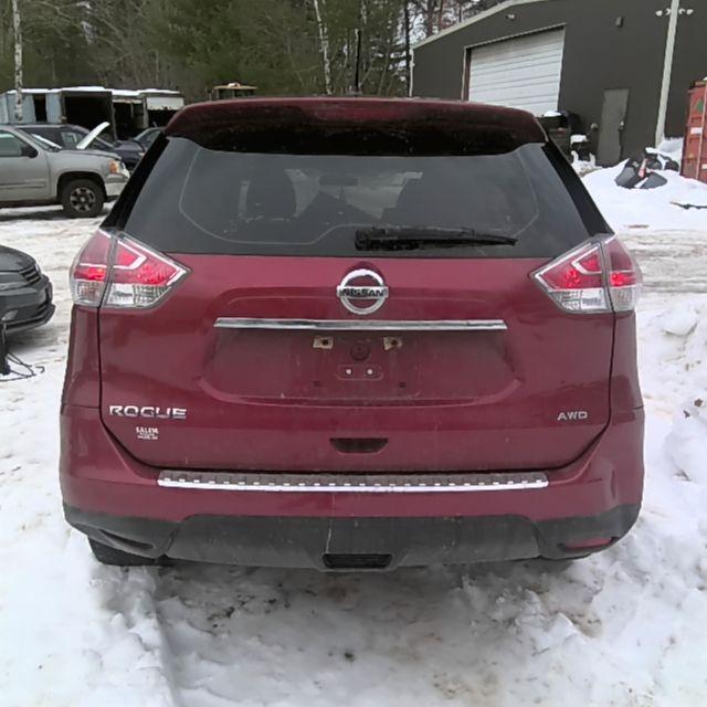2015 Nissan Rogue Red Photo 7