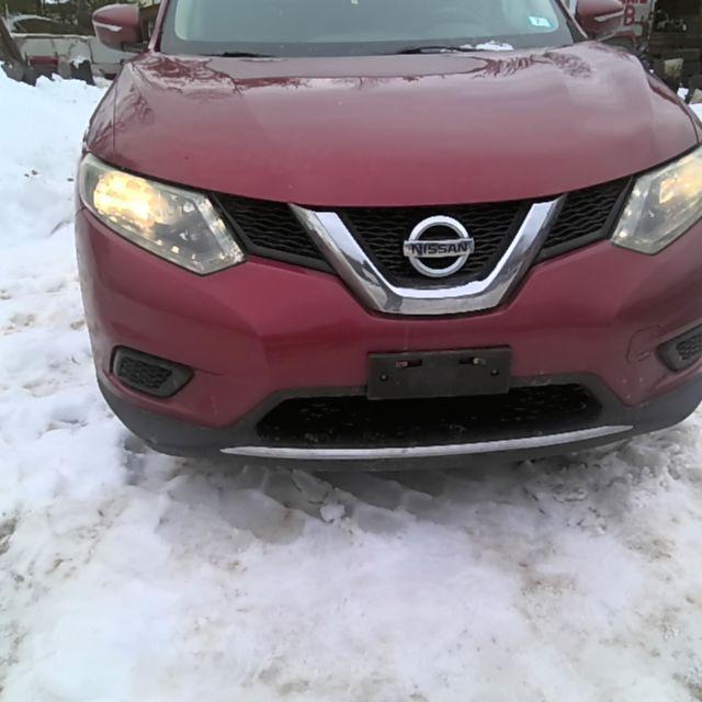 2015 Nissan Rogue Red Photo 11