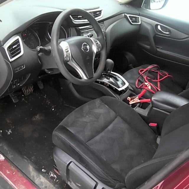 2015 Nissan Rogue Red Photo 14