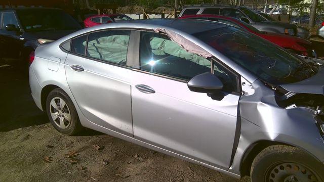 2016 Chevrolet Cruze SILVER Photo 3