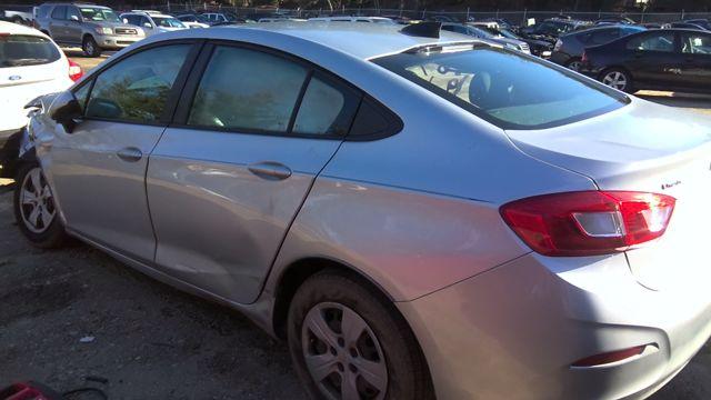 2016 Chevrolet Cruze SILVER Photo 11