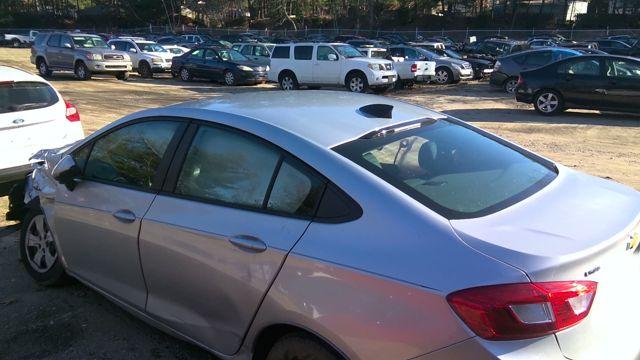 2016 Chevrolet Cruze SILVER Photo 12