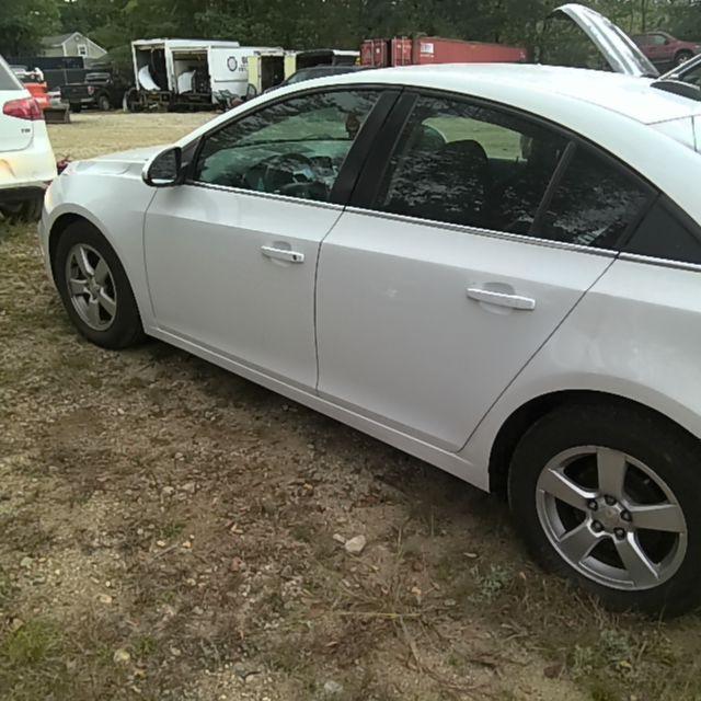 2016 Chevrolet Cruze WHITE Photo 9