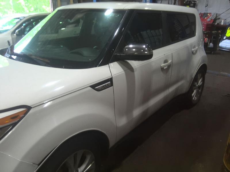 2016 Kia Soul WHITE Photo 5