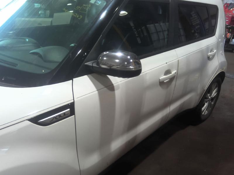 2016 Kia Soul WHITE Photo 6