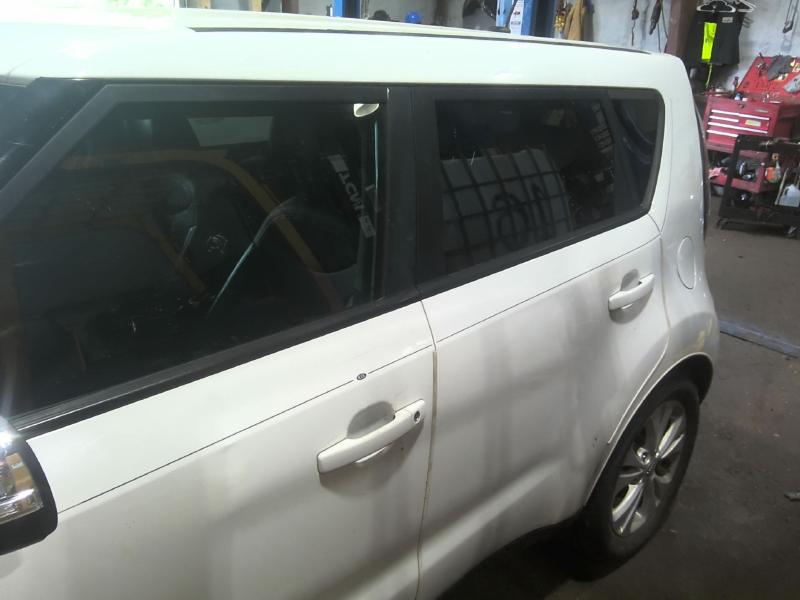 2016 Kia Soul WHITE Photo 7