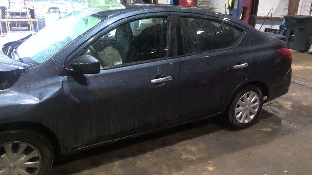 2017 Nissan Versa DARK BLUE Photo 3