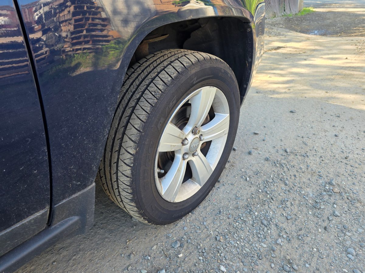 2012 Jeep Compass Latitude True Blue Pearl - passenger side detail