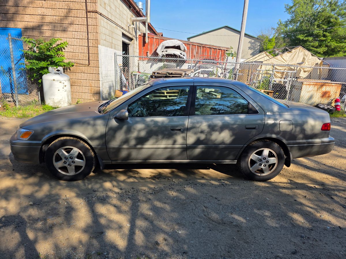 2001 Toyota Camry LE V6 Lunar Mist Metallic - rear exterior view